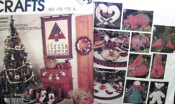 9444 12'' CENTREPIECE SNOWMAN, GARLAND SNOWPEOPLE PATTERN